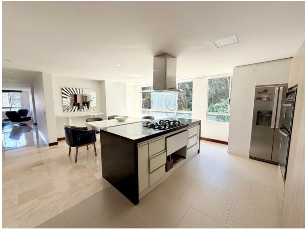 Apartamento en venta en El Poblado, Medellín · foto 9 de 18