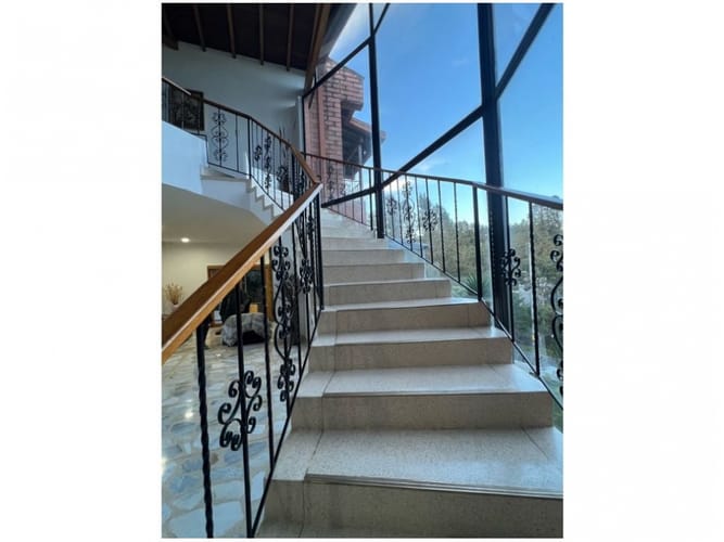 Casa en venta en Loma Del Escobero, Envigado · foto 5 de 13