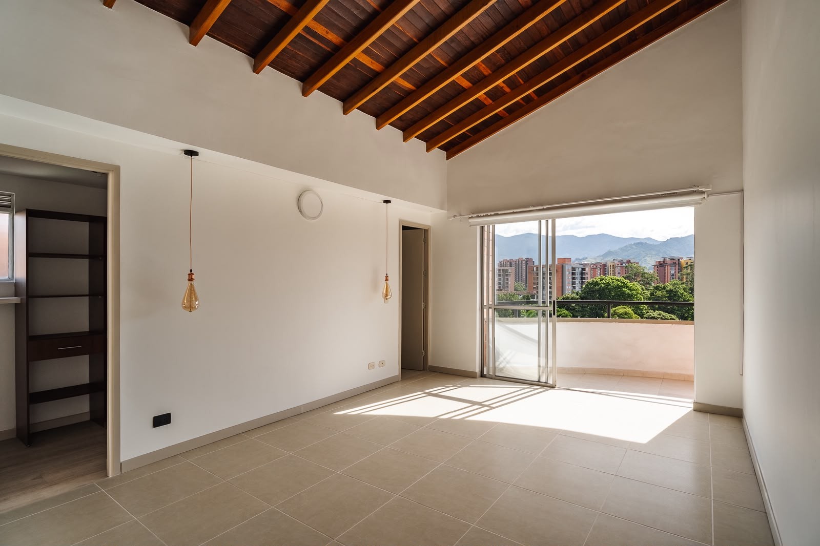 Apartamento en venta en Loma Benedictinos, Envigado · foto 2 de 16