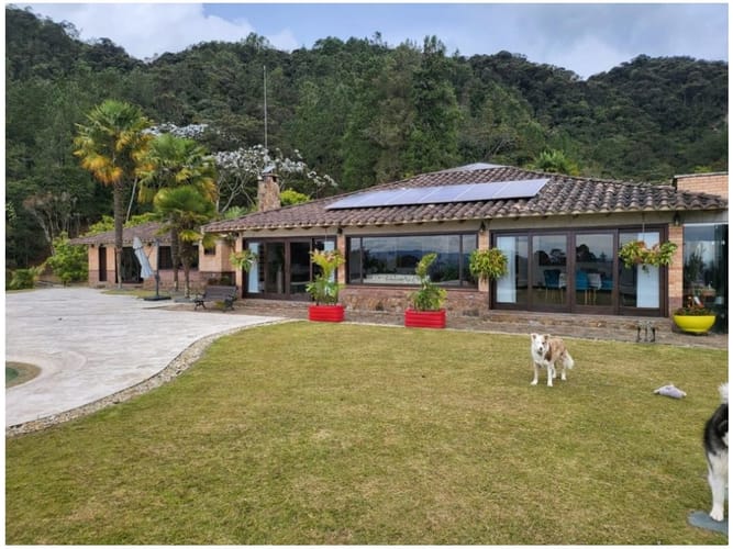 Casa de 4 alcobas en venta en Escobero, Envigado, 600 m² · foto 3 de 24