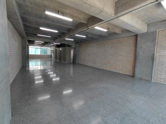 Oficina en arriendo en La Aguacatala, Medellín, 178 m² · foto 5 de 15