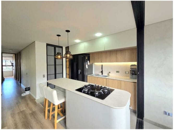 Apartamento de 3 alcobas en venta en Loma De San Jose, Sabaneta, 80 m² · foto 2 de 15