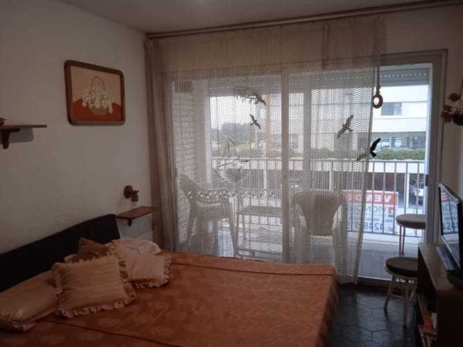En alquiler anual apartamento de 1 dormitorio · Foto 3