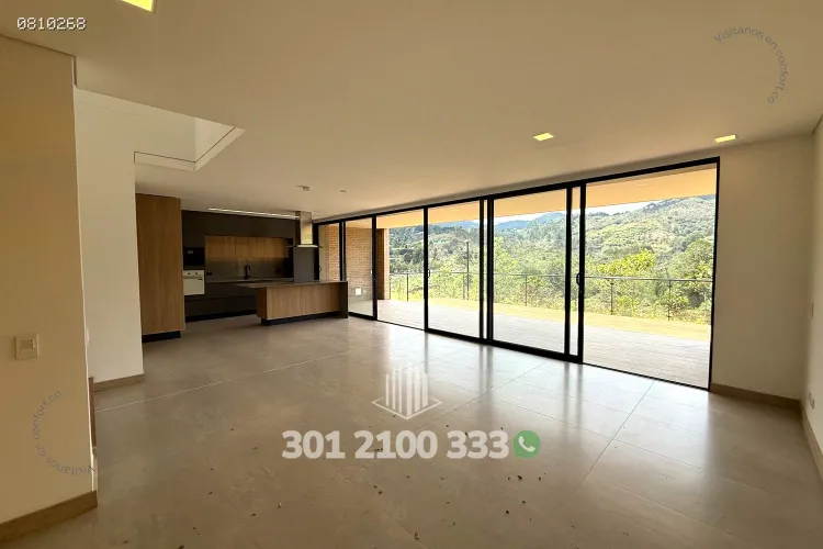Casa de 3 alcobas en venta en La Quiebra, Rionegro, 328 m² · foto 2 de 24