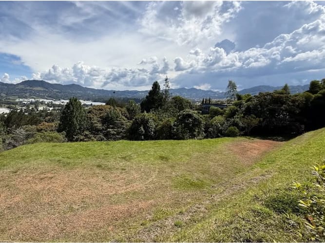 Lote en venta en Guamito, La Ceja, 4370 m² · foto 2 de 4