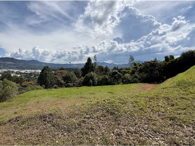 Lote en venta en Guamito, La Ceja, 4370 m² · foto 3 de 4