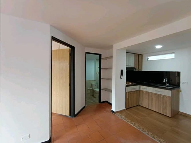 Apartaestudio en arriendo en San Benito, Medellín, 35 m² · foto 2 de 8