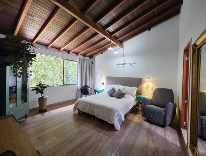 Casa de 4 alcobas en venta en Loma Del Chocho, Envigado, 270 m² · foto 16 de 24