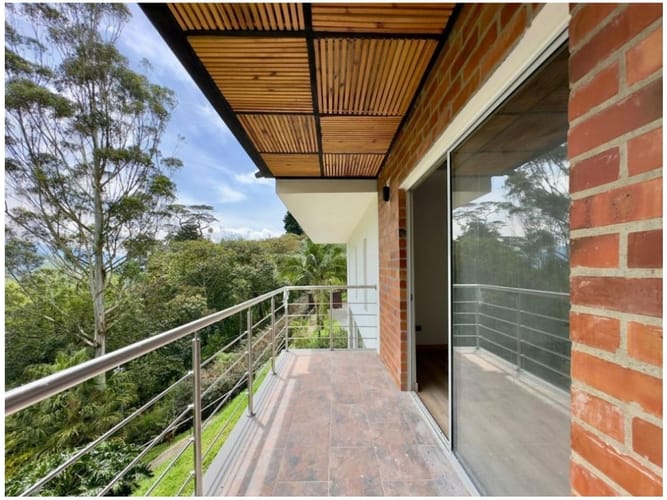 Casa de 3 alcobas en venta en El Salado, Envigado, 232 m² · foto 4 de 9