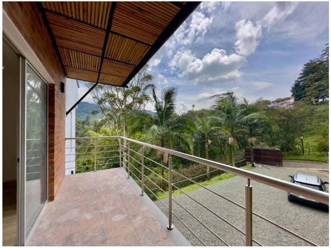 Casa de 3 alcobas en venta en El Salado, Envigado, 232 m² · foto 5 de 9