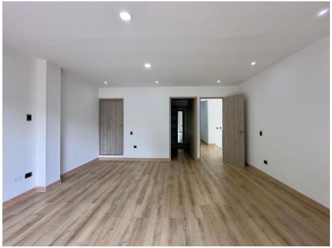 Casa de 3 alcobas en venta en El Salado, Envigado, 232 m² · foto 6 de 9