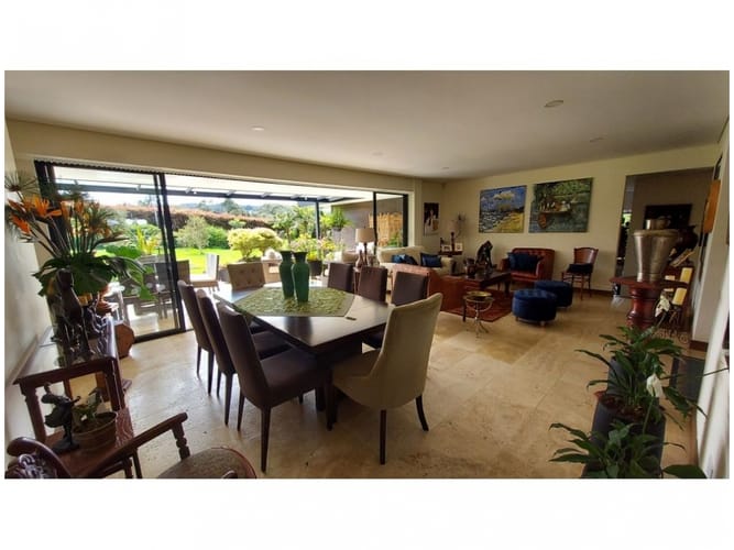 Casa de 3 alcobas en venta en El Poblado, Medellín, 1850 m² · foto 7 de 22