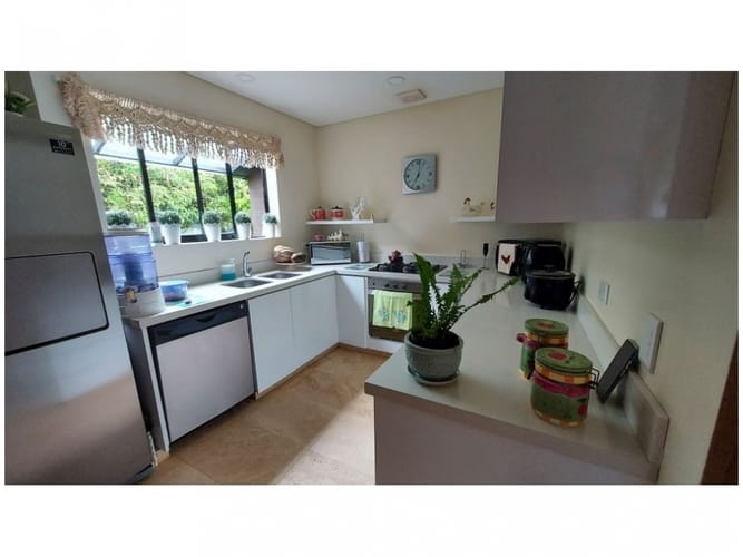 Casa de 3 alcobas en venta en El Poblado, Medellín, 1850 m² · foto 11 de 22