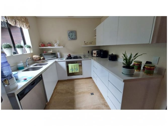Casa de 3 alcobas en venta en El Poblado, Medellín, 1850 m² · foto 12 de 22