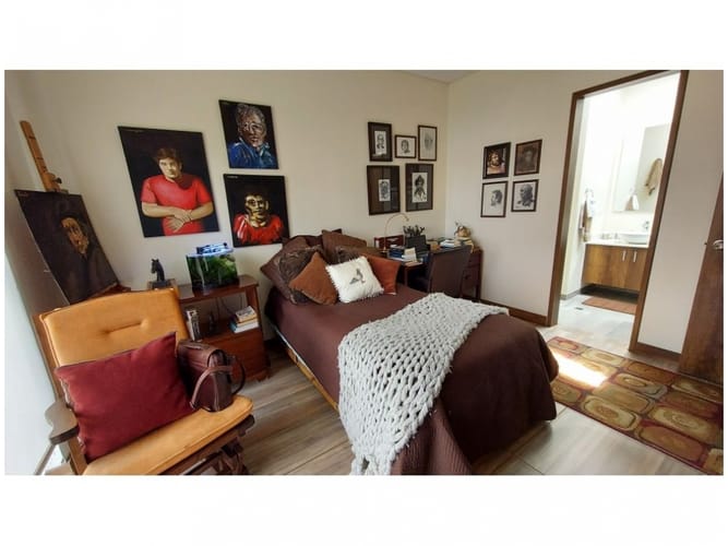 Casa de 3 alcobas en venta en El Poblado, Medellín, 1850 m² · foto 13 de 22