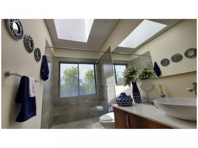 Casa de 3 alcobas en venta en El Poblado, Medellín, 1850 m² · foto 16 de 22
