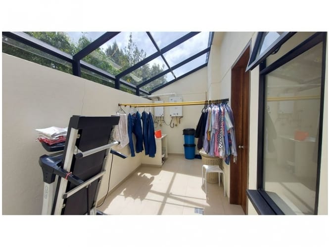 Casa de 3 alcobas en venta en El Poblado, Medellín, 1850 m² · foto 17 de 22