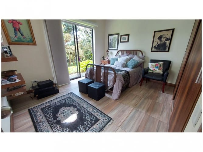 Casa de 3 alcobas en venta en El Poblado, Medellín, 1850 m² · foto 20 de 22