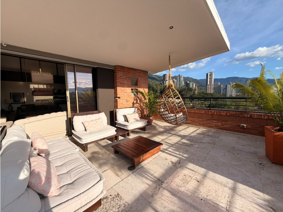 Apartamento en arriendo en El Tesoro, Medellín · foto 2 de 24