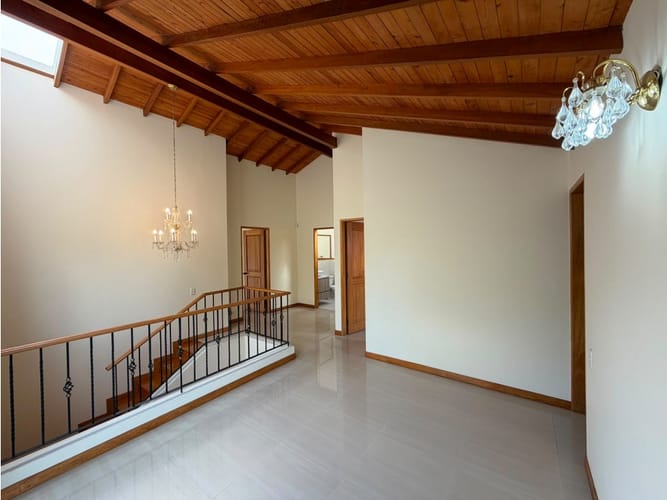 Casa de 3 alcobas en venta en Llano Grande, Rionegro, 200 m² · foto 10 de 13