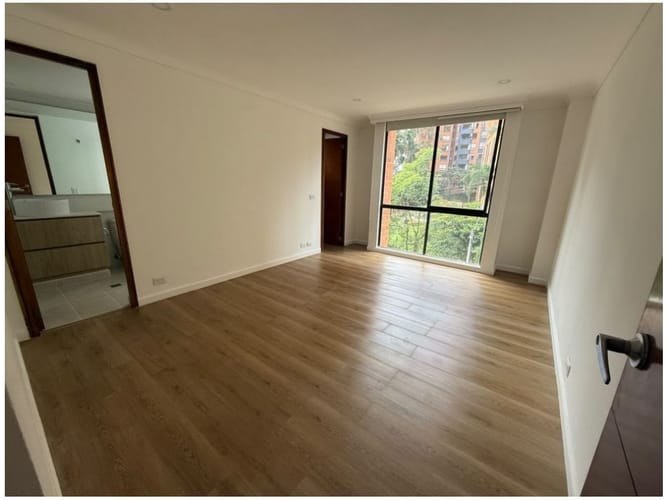 Apartamento de 3 alcobas en venta en El Diamante No. 2, Medellín, 138 m² · foto 7 de 19