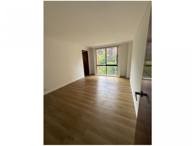 Apartamento de 3 alcobas en venta en El Diamante No. 2, Medellín, 138 m² · foto 8 de 19