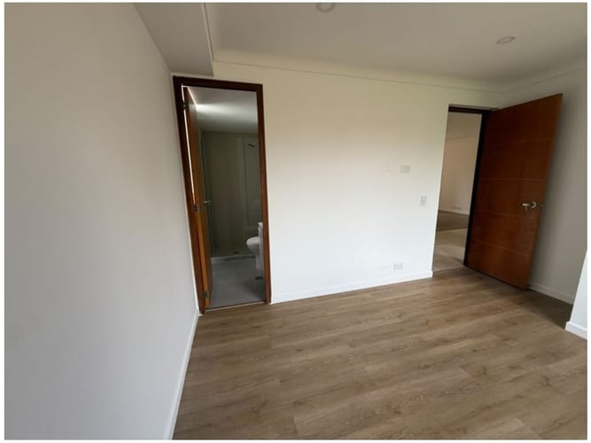 Apartamento de 3 alcobas en venta en El Diamante No. 2, Medellín, 138 m² · foto 9 de 19
