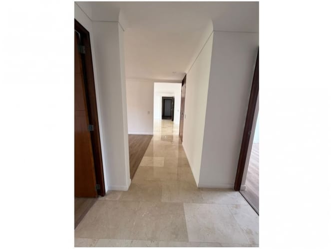 Apartamento de 3 alcobas en venta en El Diamante No. 2, Medellín, 138 m² · foto 10 de 19