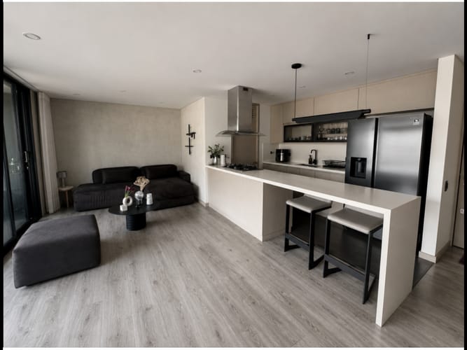 Apartamento de 2 alcobas en venta en Altos Del Poblado, Medellín, 102 m² · foto 4 de 17