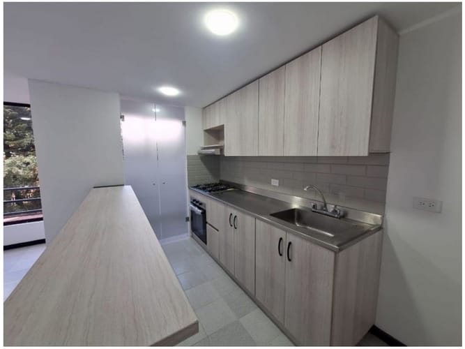 Apartamento de 3 alcobas en venta en Castropol, Medellín, 100 m² · foto 4 de 22