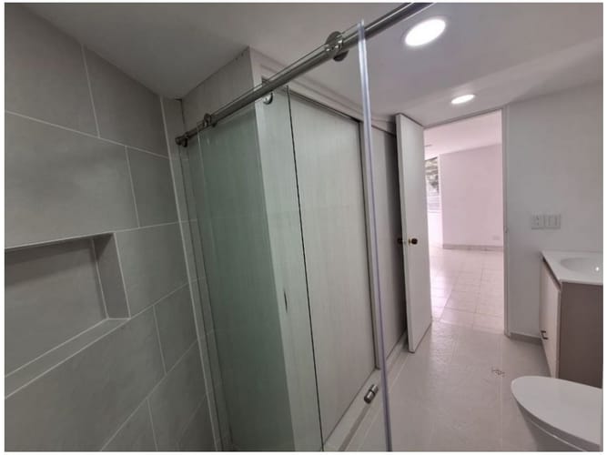 Apartamento de 3 alcobas en venta en Castropol, Medellín, 100 m² · foto 15 de 22