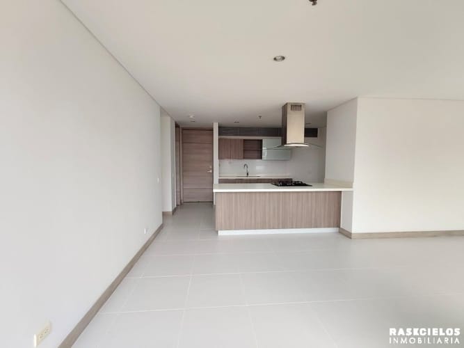Apartamento en arriendo en El Poblado, Medellín · foto 3 de 13