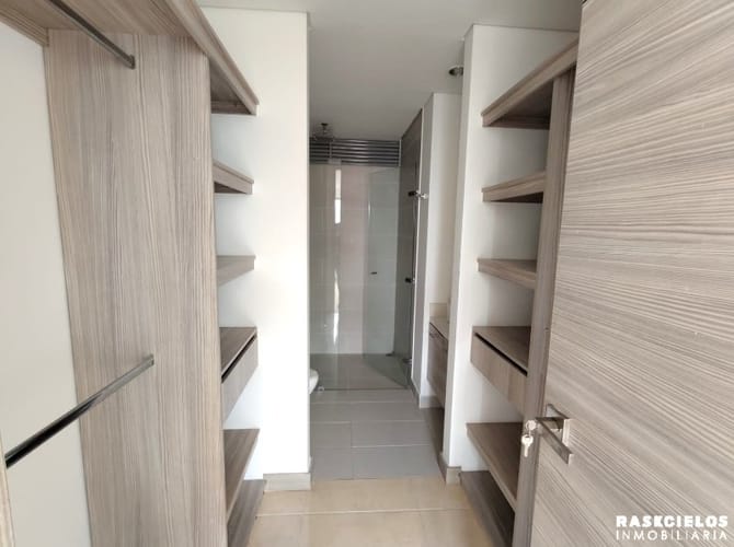 Apartamento en arriendo en El Poblado, Medellín · foto 8 de 13