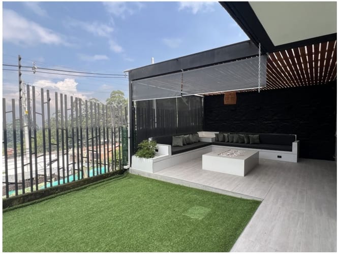 Casa de 3 alcobas en venta en Loma El Atravesado, Envigado, 288 m² · foto 2 de 22