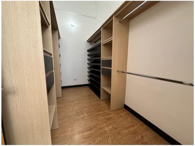 Casa de 3 alcobas en venta en Loma El Atravesado, Envigado, 288 m² · foto 16 de 22
