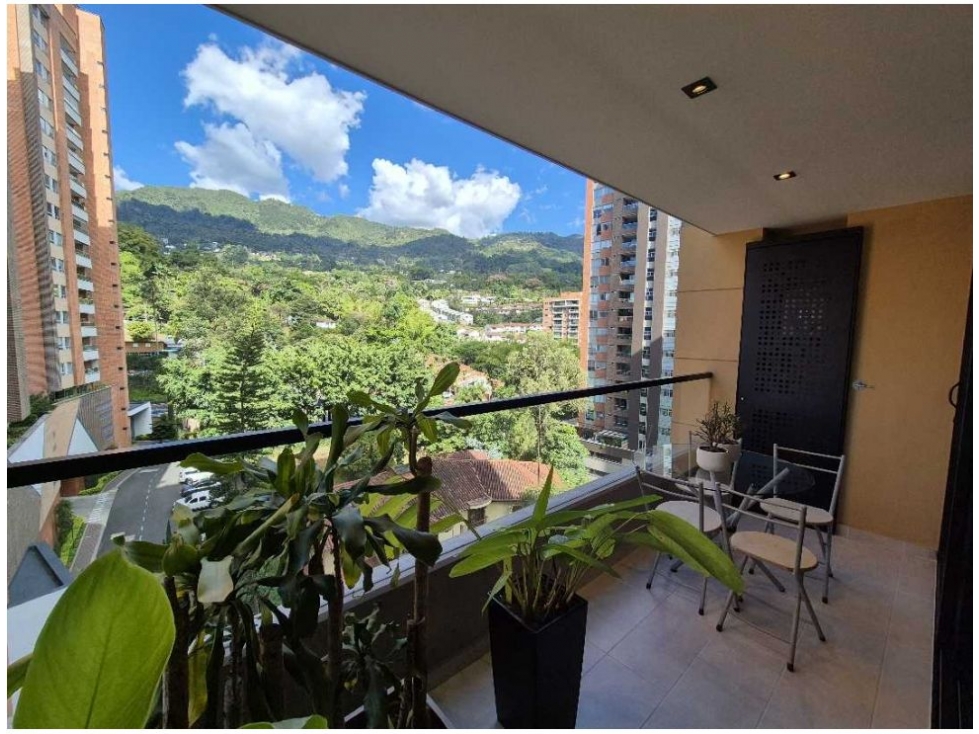 Apartamento en venta en Cumbres, Envigado · foto 2 de 17