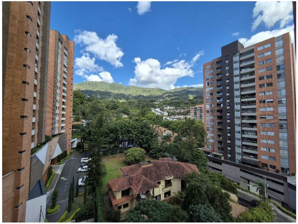 Apartamento en venta en Cumbres, Envigado · foto 3 de 17