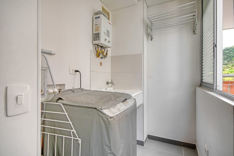 Apartamento de 2 alcobas en venta en Bellavista, Cali, 83 m² · foto 8 de 24