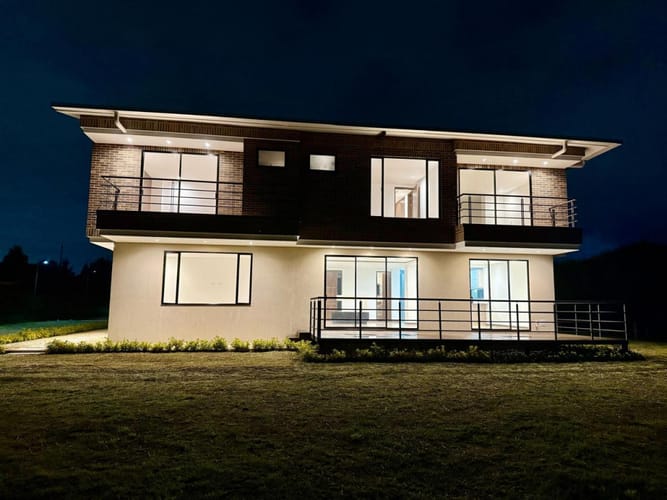 Casa de 3 alcobas en venta en Siberia, Cota, 197 m² · foto 5 de 16