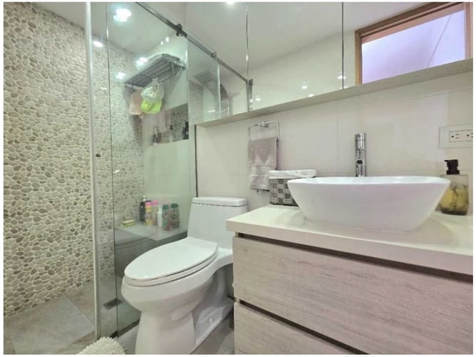 Apartamento de 4 alcobas en venta en Las Lomas, Medellín, 171 m² · foto 17 de 18
