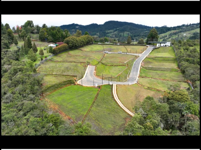 Lote en venta en Mesa, Envigado, 1010 m² · foto 4 de 7