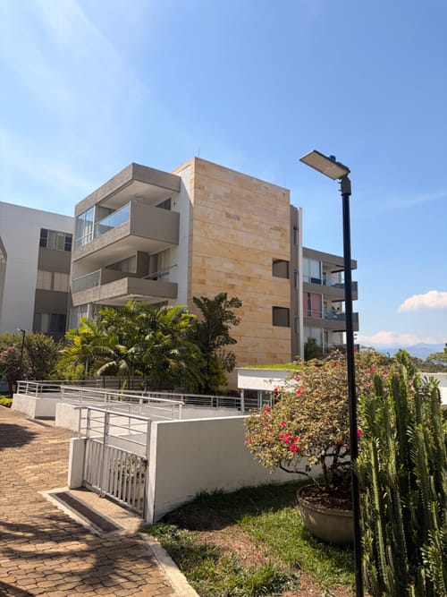 Apartamento de 3 alcobas en venta en Cañasgordas, Cali, 163 m² · foto 7 de 9