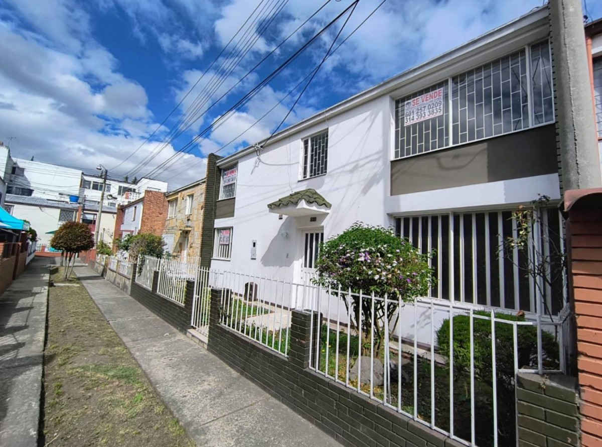 Casa en venta en San Fernando Occidental, Bogotá · foto 6 de 24
