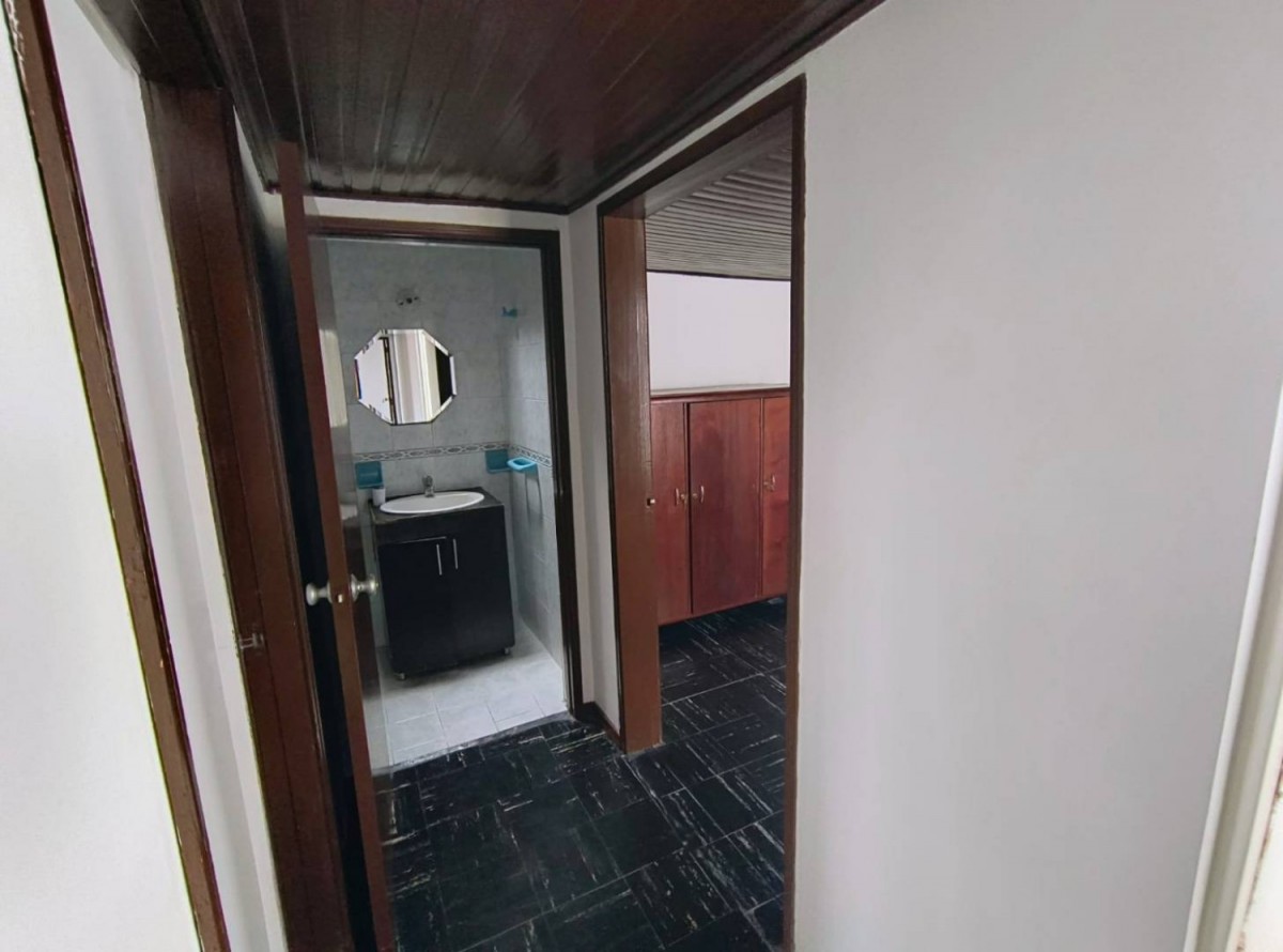 Casa en venta en San Fernando Occidental, Bogotá · foto 18 de 24