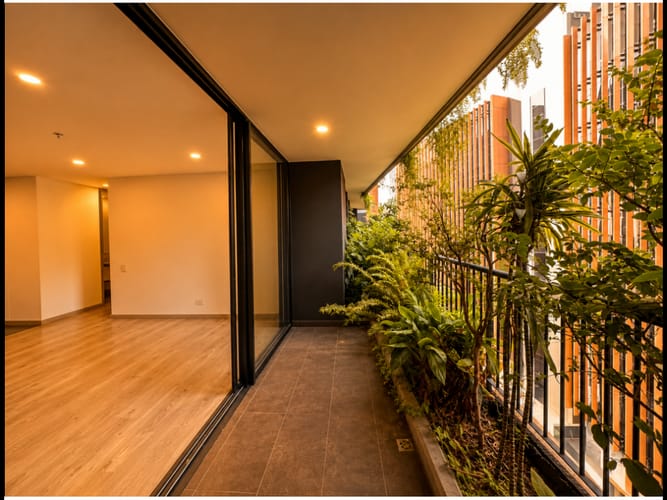 Apartamento de 3 alcobas en venta en Altos Del Poblado, Medellín, 89 m² · foto 2 de 23