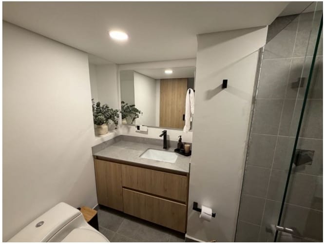 Apartamento de 3 alcobas en venta en El Castillo, Medellín, 143 m² · foto 6 de 13