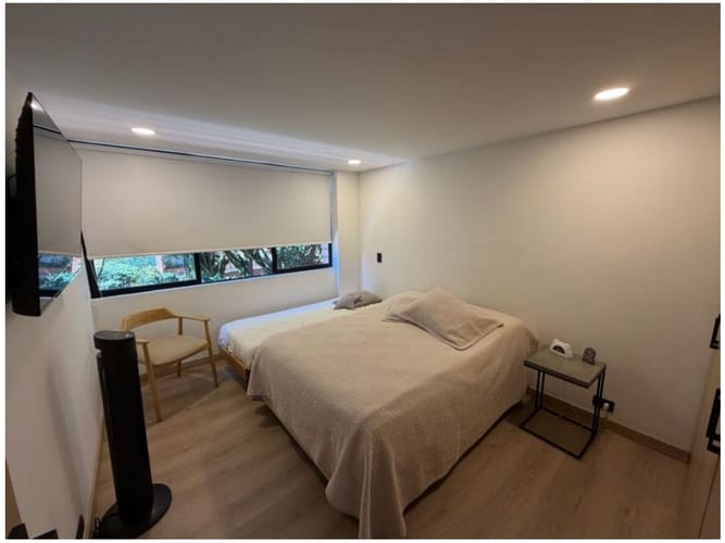 Apartamento de 3 alcobas en venta en El Castillo, Medellín, 143 m² · foto 7 de 13