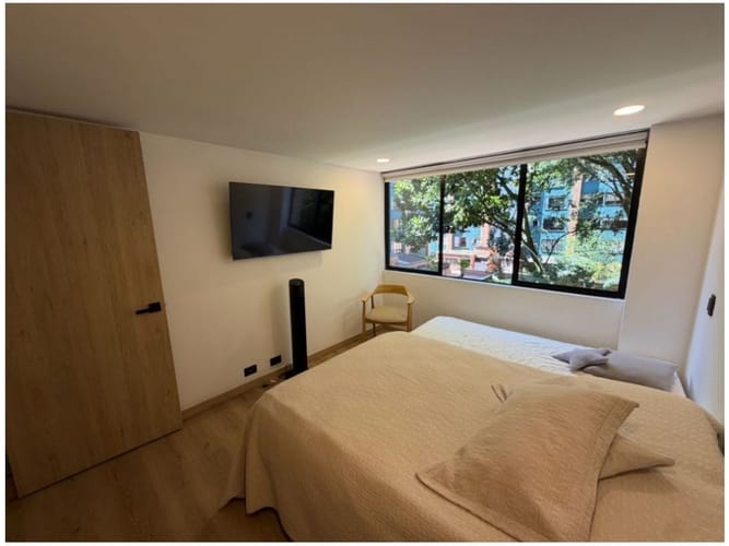 Apartamento de 3 alcobas en venta en El Castillo, Medellín, 143 m² · foto 8 de 13