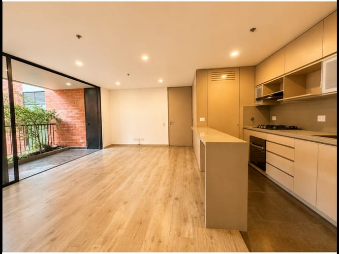 Apartamento de 3 alcobas en venta en Altos Del Poblado, Medellín, 89 m² · foto 8 de 23