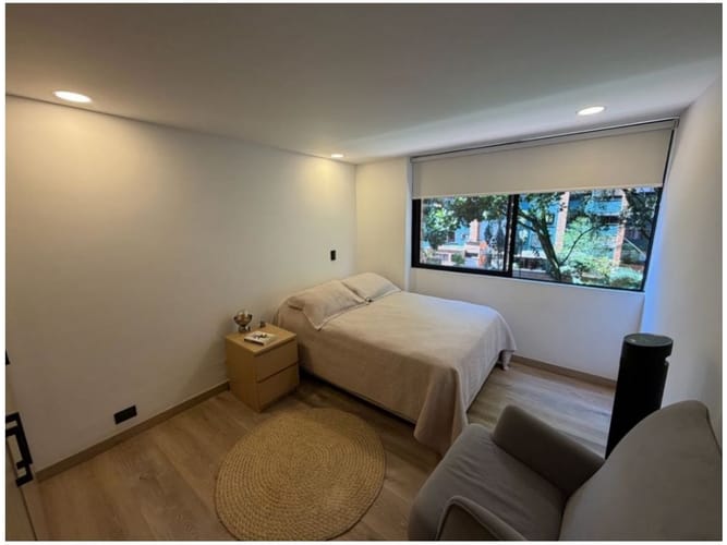 Apartamento de 3 alcobas en venta en El Castillo, Medellín, 143 m² · foto 9 de 13